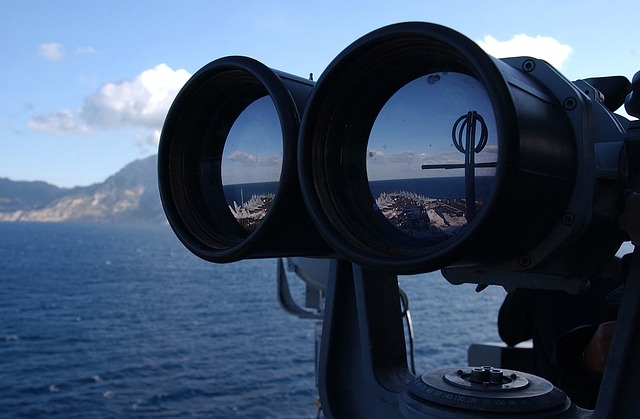 binoculars photo